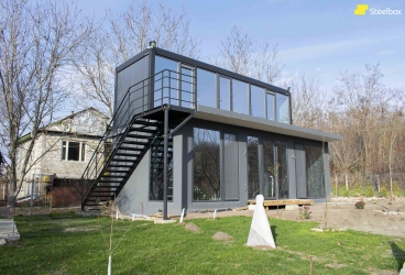 Vilă cu scară - nivelul 2, 30.90. 90V